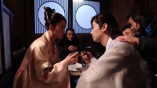 吃瓜群众亲吻戏视频大全,盘点那些令人脸红的亲吻戏经典瞬间